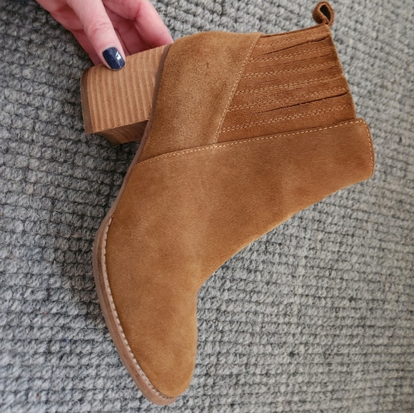 Blondo Women's Tan Suede Ankle Boots- Noa, Size 9.5 - Picture 3 of 6